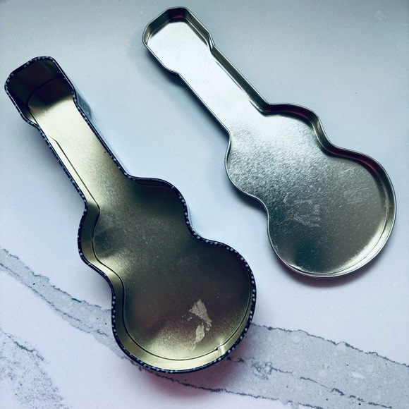 Elvis Bundle: Pez Tin, Jewel of Vegas Plate, 2 Ornaments, Tin - Picture 11 of 11